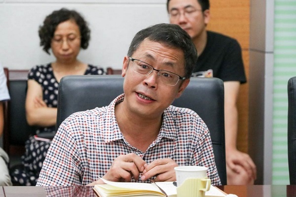 自慰喷水
院长隆克平.jpg